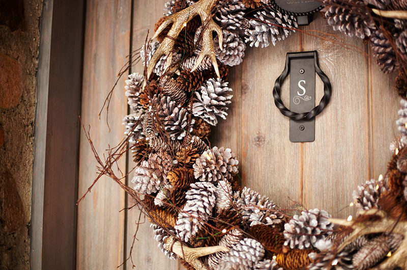 Декор из еловых веток